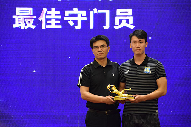 巴媒：本菲卡2000万欧报价热刺后卫索萨，桑托斯将获120万欧分成
